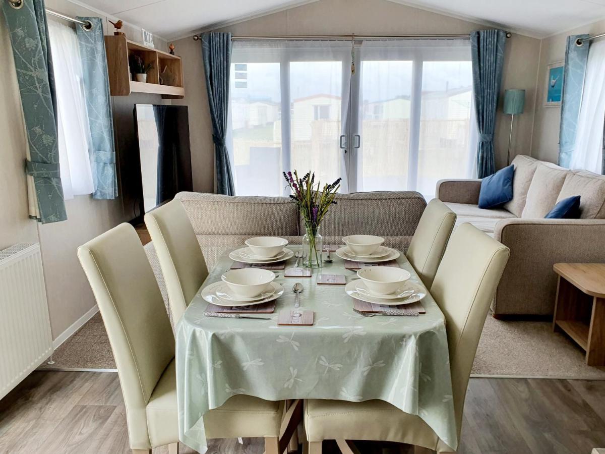 Premium Accommodation With Luxury Hot-Tub And Decking Area, Near Fantasy Island Ingoldmells Exterior foto